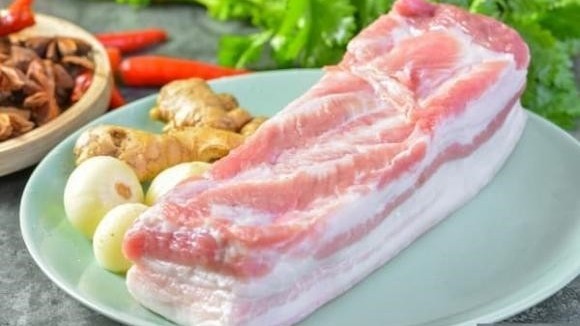 Giá heo hơi hôm nay 20/6: Đà giảm kéo dài, miền Bắc neo cao, miền Nam thấp nhất cả nước