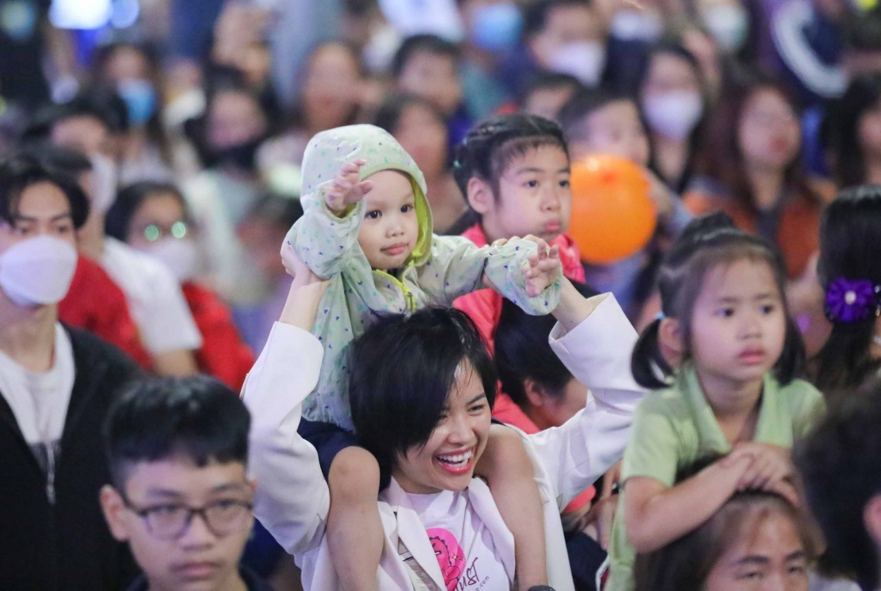 Không khí sôi động tại cuộc thi Hát và nhảy cover K-pop