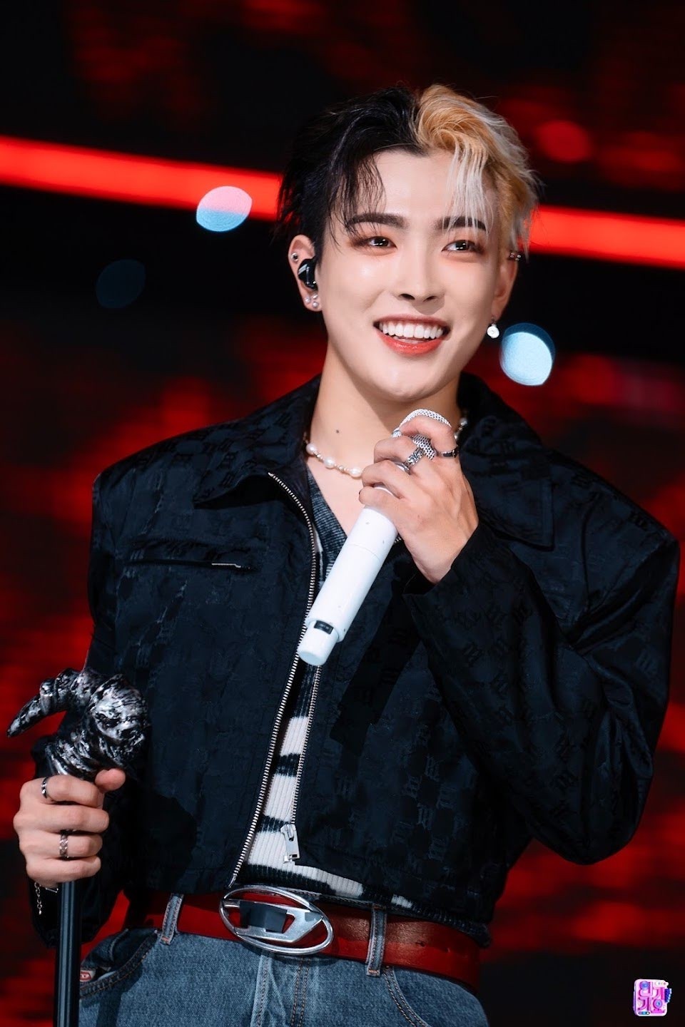 10 ngôi sao nhuộm tóc nhiều nhất K-pop