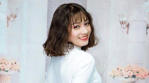 nhan sac khong kem hot girl cua hoang thi loan thanh nha va dan cau thu doi tuyen nu viet nam