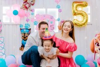 Diễn viên Lan Phương mừng sinh nhật con gái, Hồng Diễm lên đồ năng động