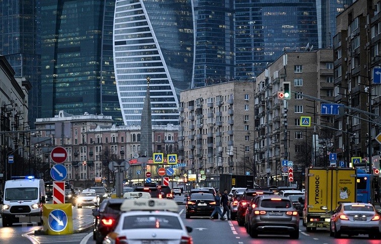 Giá xăng dầu tại Nga tăng cao, Tổng thống Putin nói gì? Kinh tế Moscow 'cậy nhờ' dầu mỏ