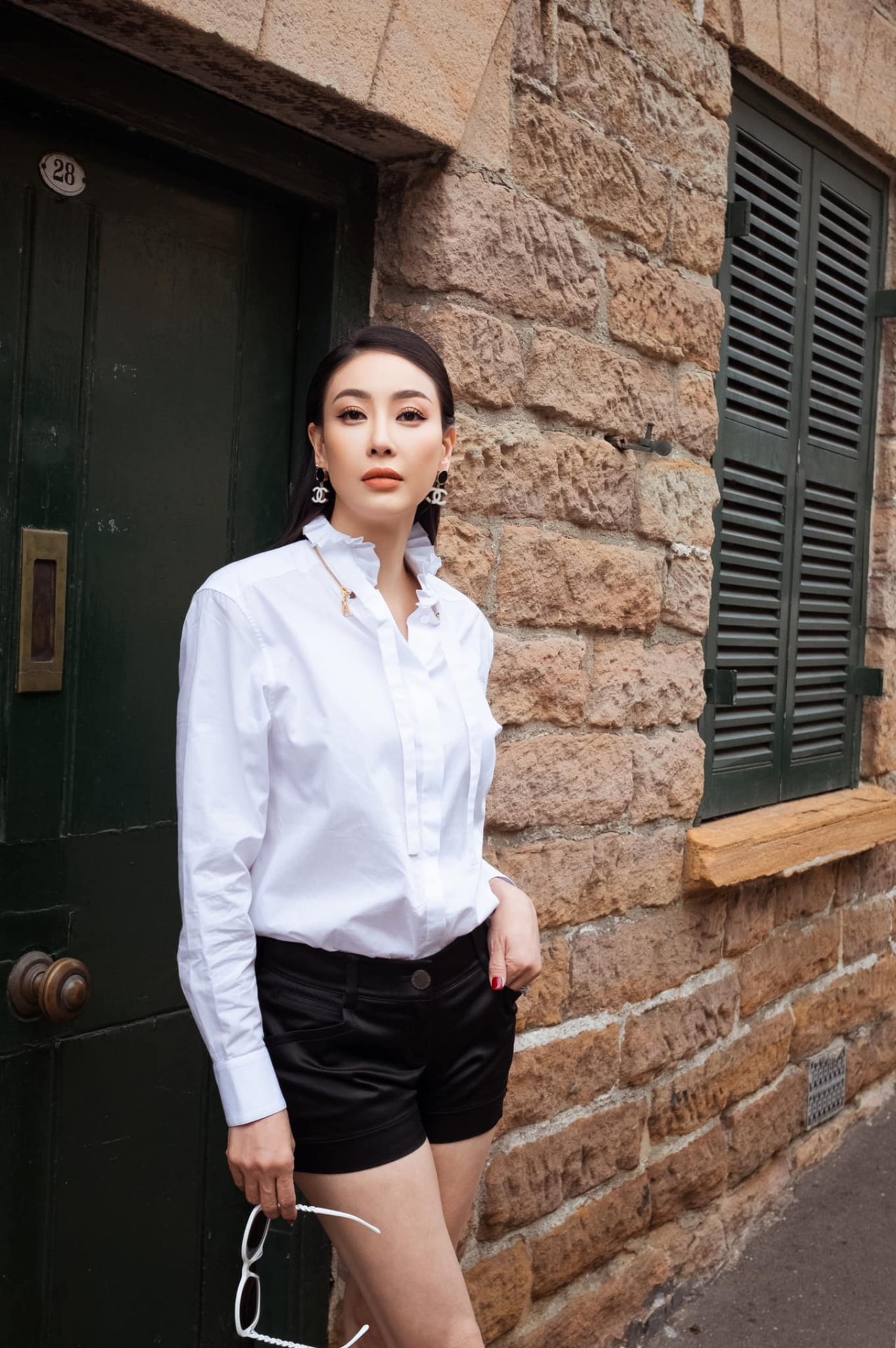 Hoa hậu Hà Kiều Anh đăng bộ ảnh mừng tuổi mới