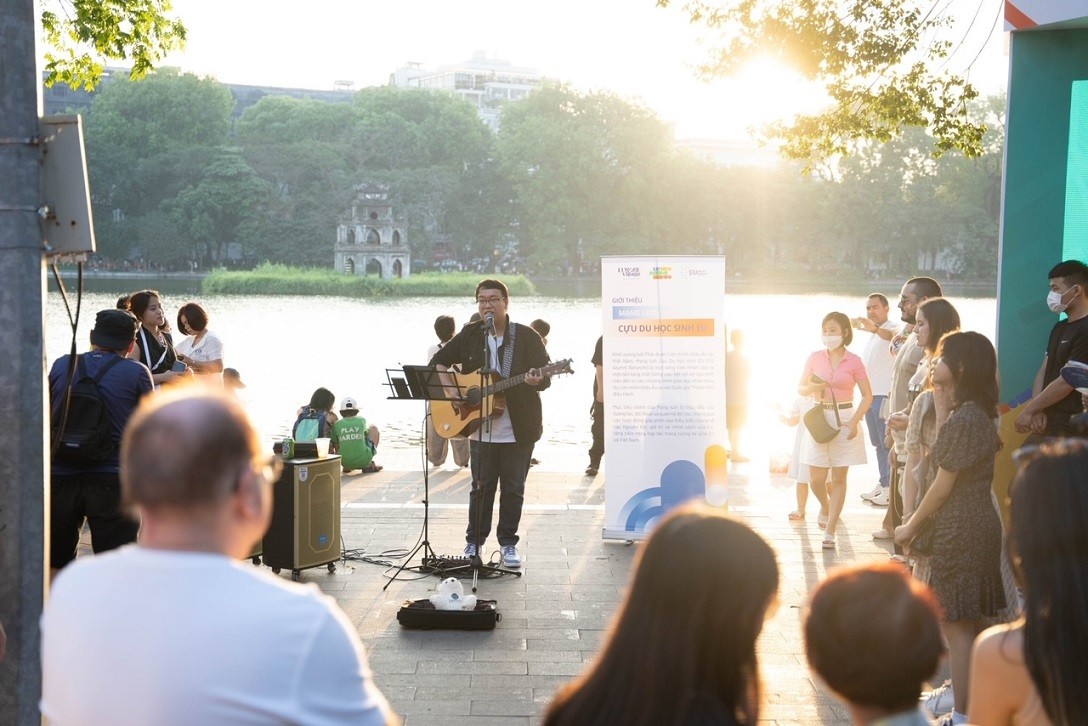 Khám phá châu Âu độc đáo qua mạng lưới cựu du học sinh EU Khám phá châu Âu độc đáo qua mạng lưới cựu du học sinh EU