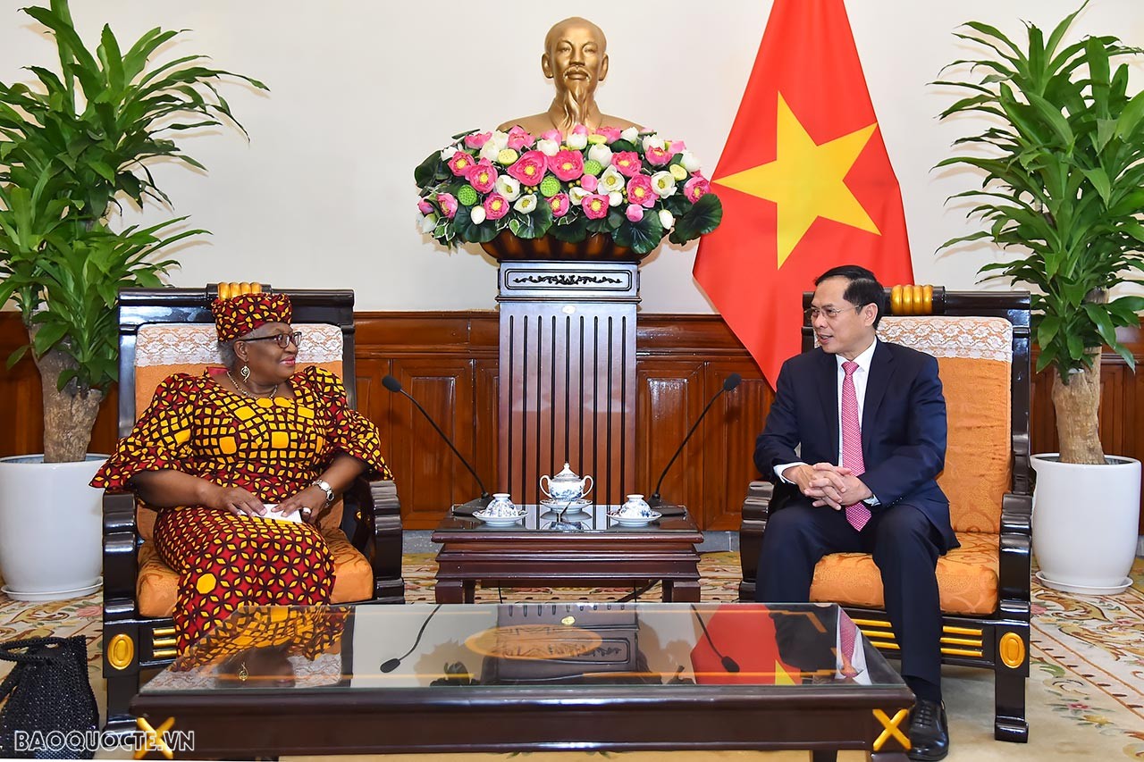 Ngày 18/5/2023, Bộ trưởng Ngoại giao Bùi Thanh Sơn và Phu nhân gặp mặt Phu nhân Bộ trưởng Ngoại giao Lào. (Ảnh: Tuấn Anh)