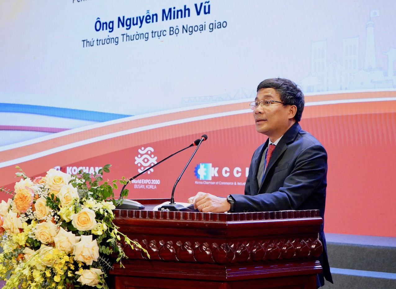 Thứ trưởng thường trực Ngoại giao Nguyễn Minh Vũ phát biểu tại Hội nghị. Thứ trưởng thường trực Ngoại giao Nguyễn Minh Vũ phát biểu tại Hội nghị.