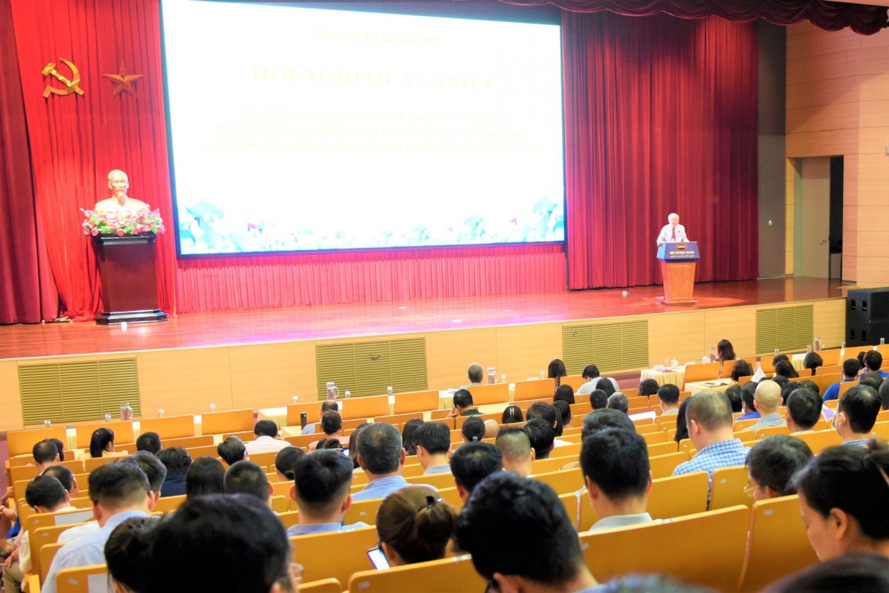 Bộ Ngoại giao tổ chức Hội nghị quán triệt Tư tưởng Hồ Chí Minh về đạo đức công vụ Bộ Ngoại giao tổ chức Hội nghị quán triệt Tư tưởng Hồ Chí Minh về đạo đức công vụ