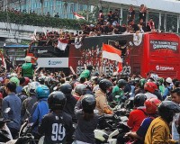 U22 Indonesia diễu hành trên đường phố mừng HCV bóng đá nam SEA Games 32