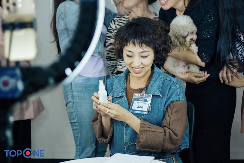 TopOne giúp bạn sớm có nhiều thay đổi đáng mừng khi Livestream bán hàng