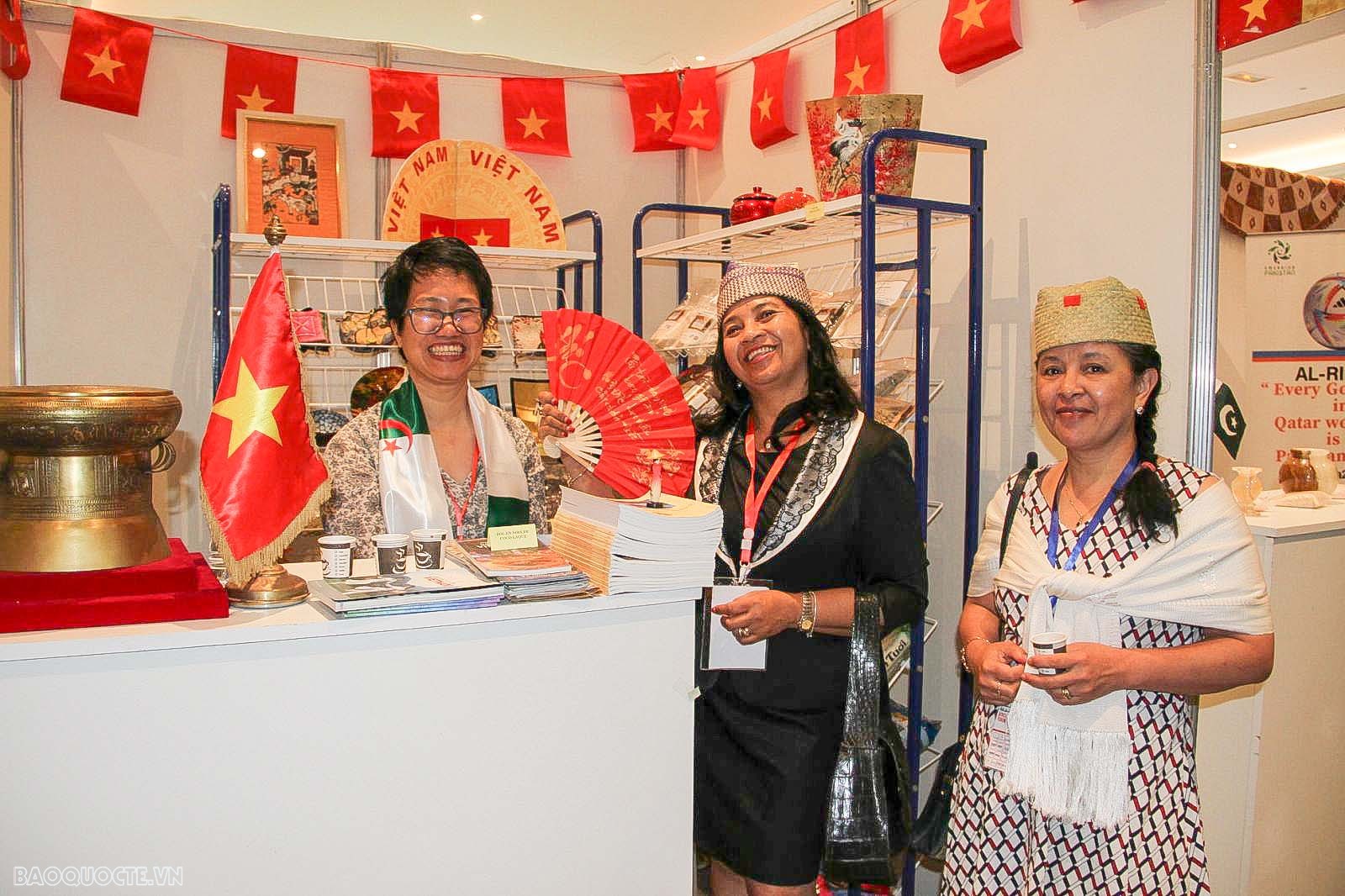 Trưng bày và giới thiệu nhiều sản phẩm Việt Nam Diễn đàn Đầu tư và Thương mại châu Phi lần thứ 9 Trưng bày và giới thiệu nhiều sản phẩm Việt Nam Diễn đàn Đầu tư và Thương mại châu Phi lần thứ 9