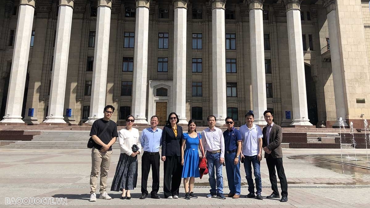 Hành trình 'Theo dấu chân Bác Hồ' tại Almaty, Kazakhstan