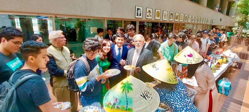 Kỷ niệm 133 năm Ngày sinh Chủ tịch Hồ Chí Minh tại trường đại học lớn nhất Mexico