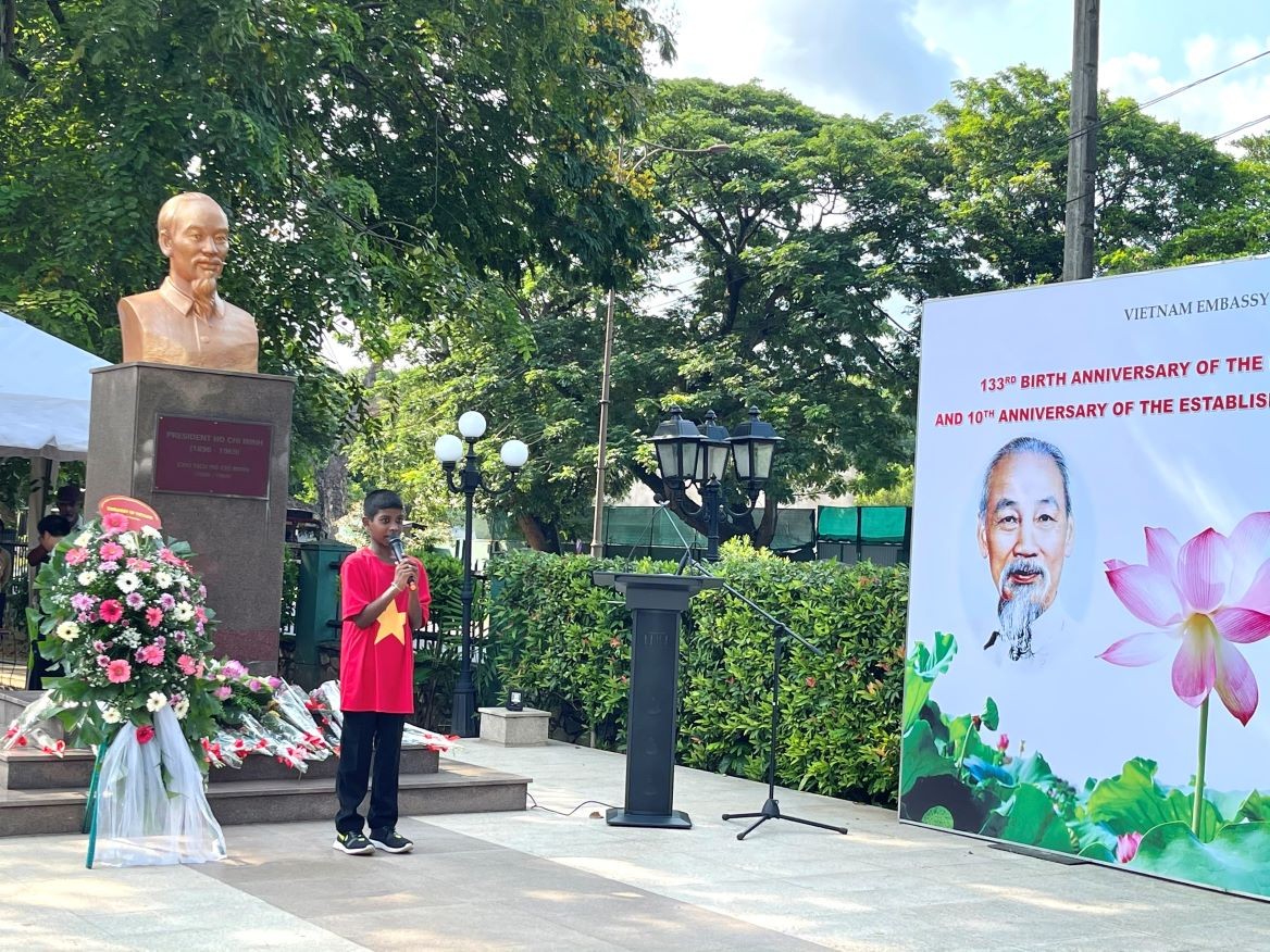 Các thế hệ lãnh đạo và người dân Sri Lanka luôn dành tình cảm trân trọng với Chủ tịch Hồ Chí Minh Các thế hệ lãnh đạo và người dân Sri Lanka luôn dành tình cảm trân trọng với Chủ tịch Hồ Chí Minh