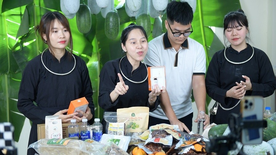 khai thac tiem nang kinh te so trong xuc tien quang ba san pham ocop