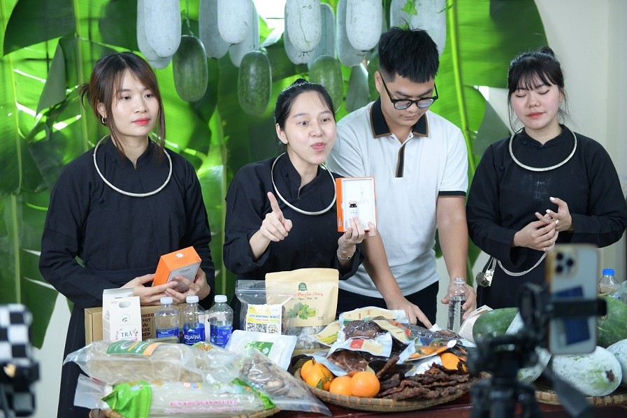 Khai thác tiềm năng kinh tế số trong xúc tiến quảng bá sản phẩm OCOP Khai thác tiềm năng kinh tế số trong xúc tiến quảng bá sản phẩm OCOP