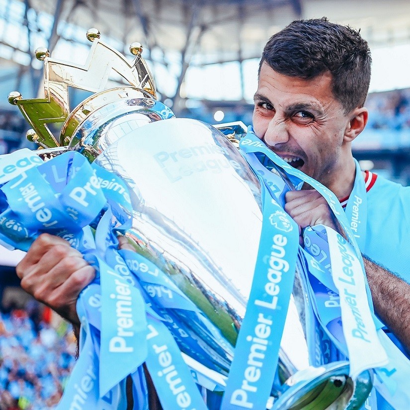 Những hình ảnh các cầu thủ Man City vui mừng, rạng rỡ bên cup vô địch Ngoại hạng anh 20022/23 Những hình ảnh các cầu thủ Man City vui mừng, rạng rỡ bên cup vô địch Ngoại hạng anh 20022/23