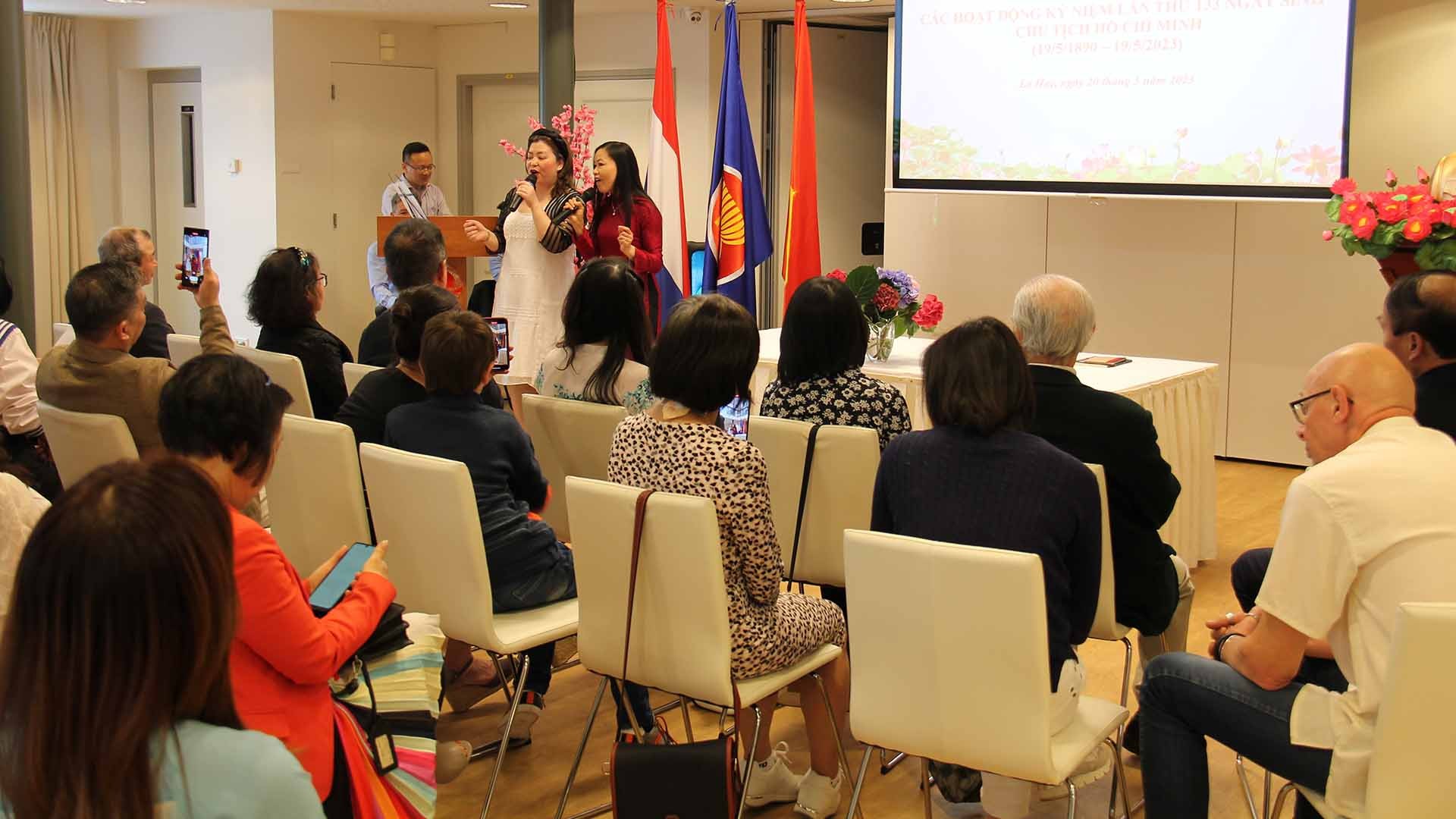 Chuỗi hoạt động kỷ niệm 133 năm ngày sinh Chủ tịch Hồ Chí Minh tại Hà Lan