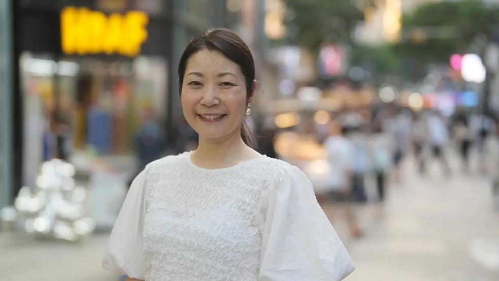 nguoi han quoc nhat ban hoc cach noi chuyen dien thoai va cuoi sau dai dich covid19