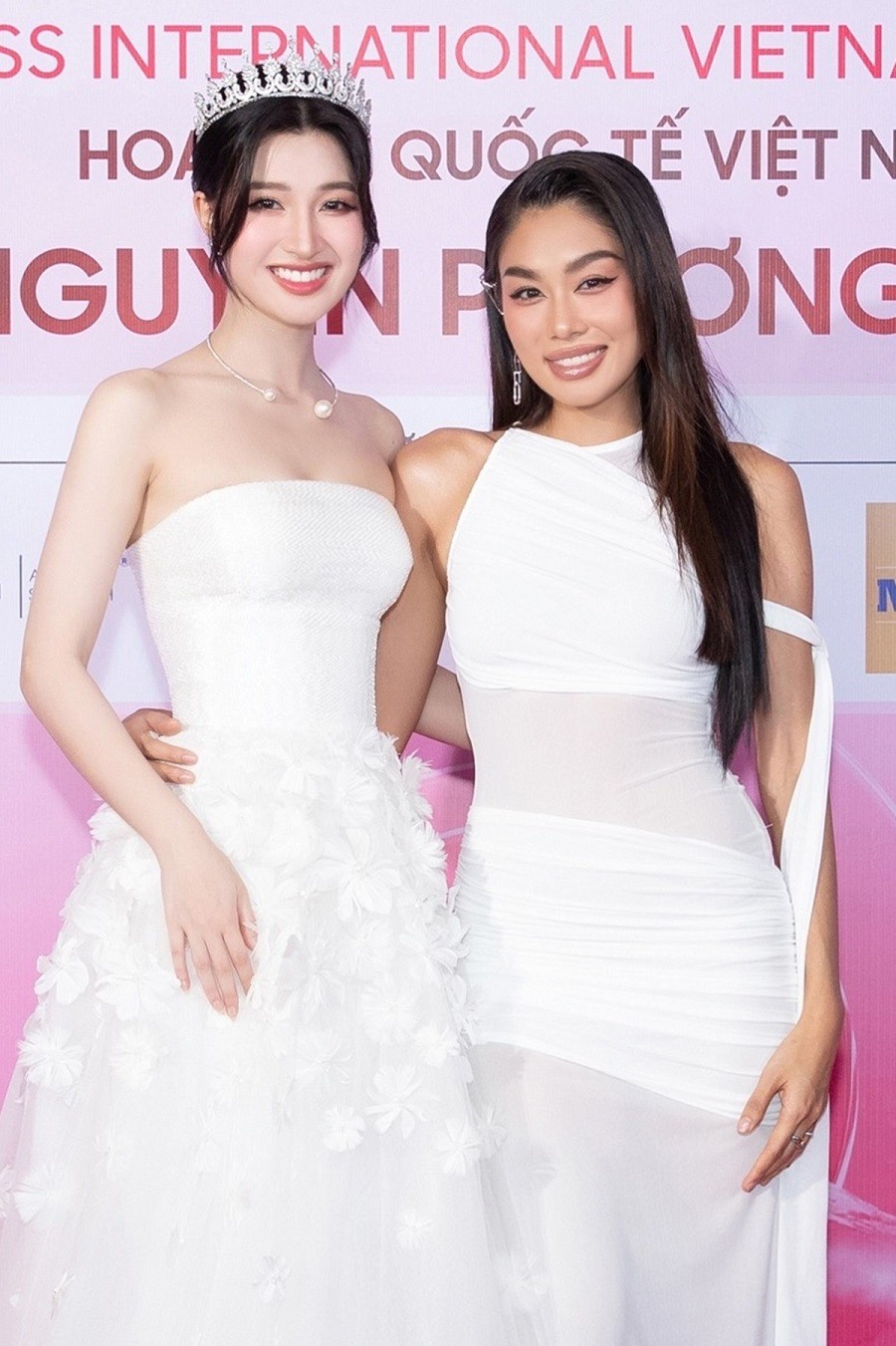 Á hậu Phương Nhi