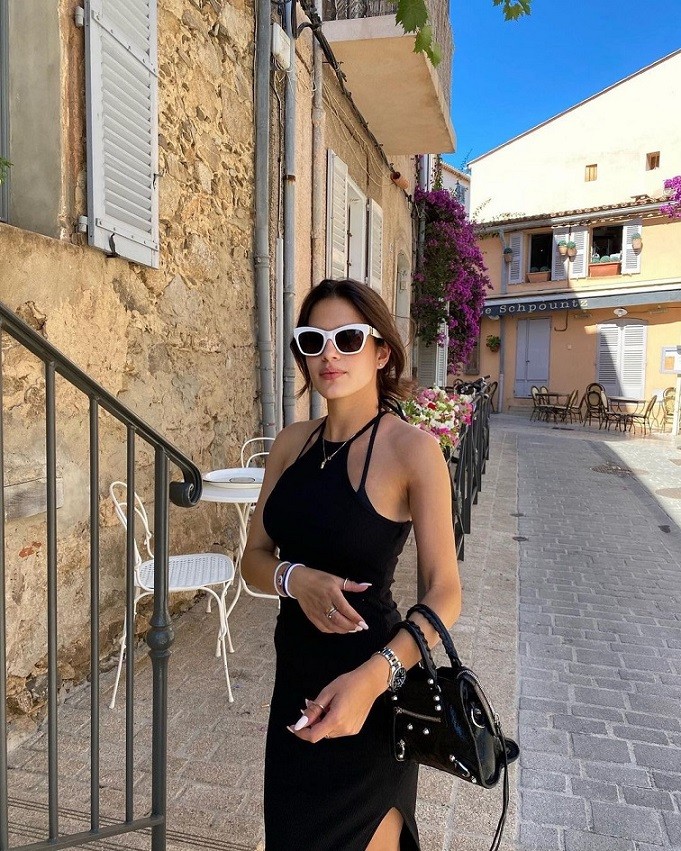 Man City: Nét xinh đẹp và duyên dáng của con gái HLV Pep Guardiola