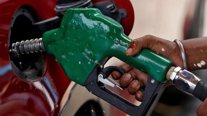 gia xang dau hom nay 245 tiep da tang