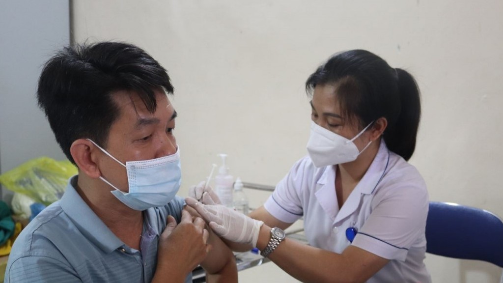 covid19 ngay 245 gan 1100 ca mac moi 522 ca khoi benh 69 f0 tho oxy