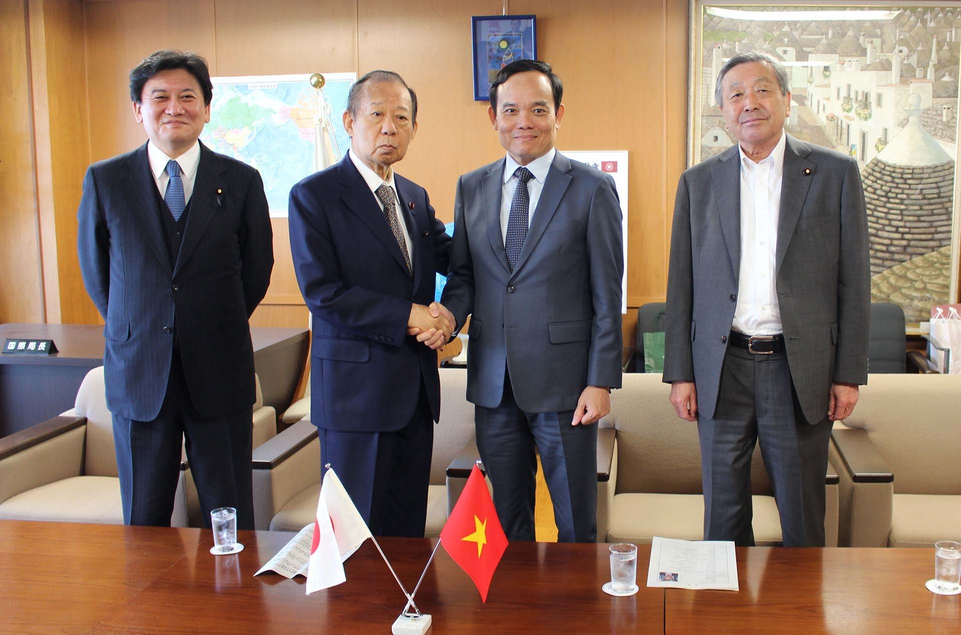 Phó Thủ tướng Trần Lưu Quang thăm làm việc Nhật Bản, dự Hội nghị Tương lai châu Á Phó Thủ tướng Trần Lưu Quang thăm làm việc Nhật Bản, dự Hội nghị Tương lai châu Á