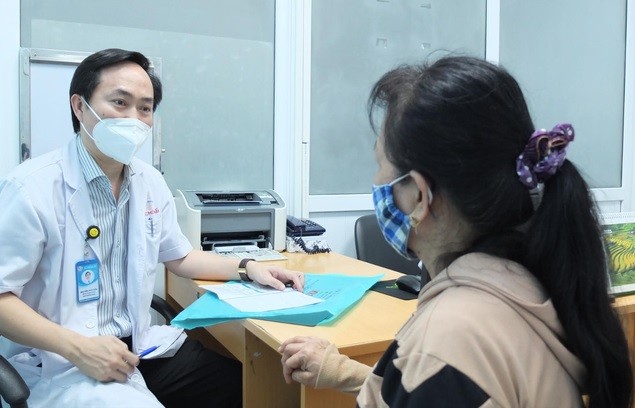 Đảm bảo nguyên tắc đeo khẩu trang phòng lây nhiễm Covid-19 ở môi trường công cộng. (Nguồn: SK&ĐS) Đảm bảo nguyên tắc đeo khẩu trang phòng lây nhiễm Covid-19 ở môi trường công cộng. (Nguồn: SK&ĐS)