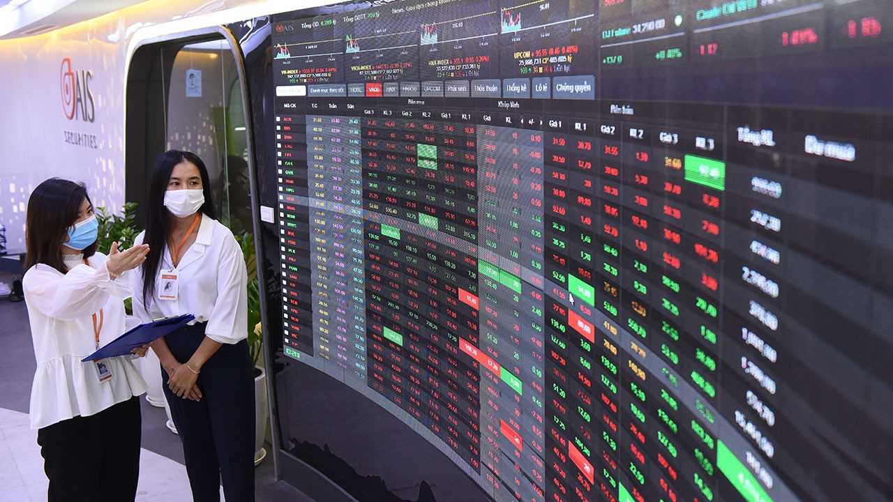 Kinh tế Việt Nam 6 tháng cuối năm 2026: Không thiếu sức ép, không thiếu cơ hội