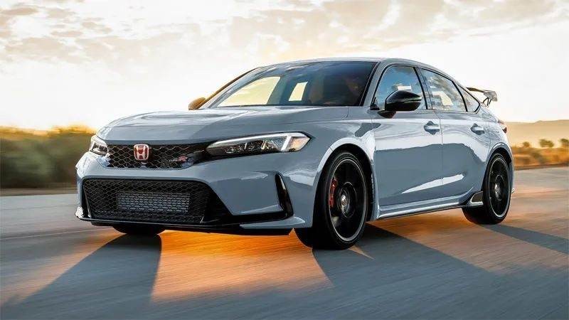 Cận cảnh Honda Civic Type R bản thương mại đầu tiên tại Việt Nam, giá chỉ 2,4 tỷ đồng