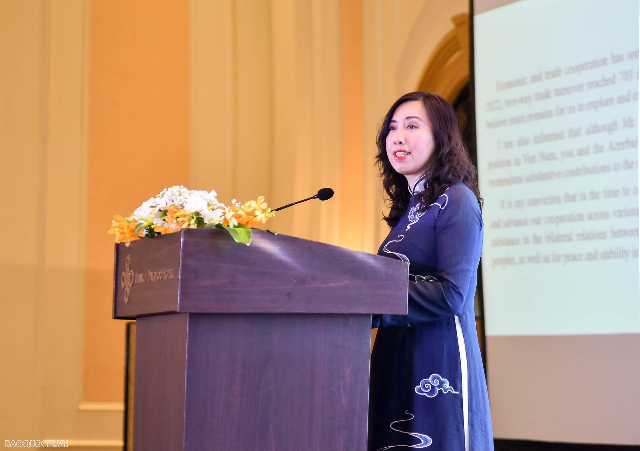 Thứ trưởng Ngoại giao Lê Thị Thu Hằng dự lễ kỷ niệm 105 năm Quốc khánh Azerbaijan Thứ trưởng Ngoại giao Lê Thị Thu Hằng dự lễ kỷ niệm 105 năm Quốc khánh Azerbaijan