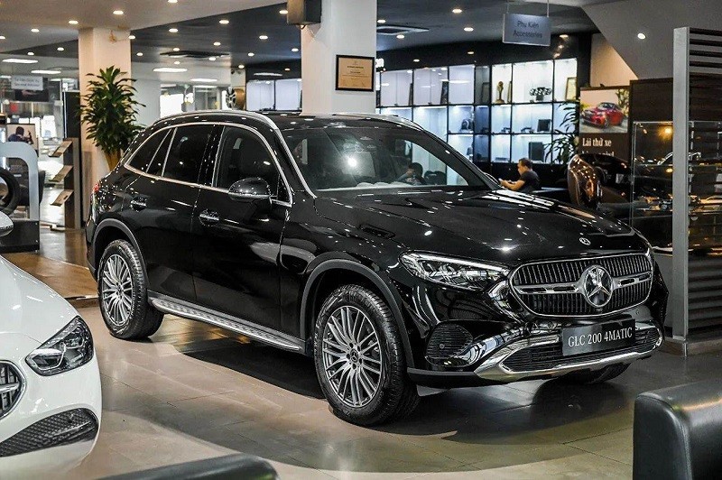 Cận cảnh Mercedes-Benz GLC200 2023, giá chỉ 2,3 tỷ đồng Cận cảnh Mercedes-Benz GLC200 2023, giá chỉ 2,3 tỷ đồng