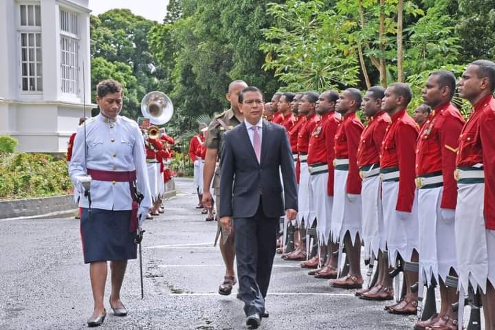 Đại sứ Nguyễn Văn Trung trình Thư ủy nhiệm lên Tổng thống Fiji