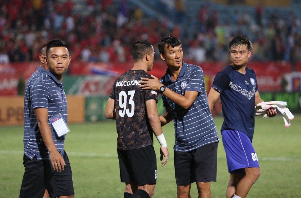 V-League 2023: Những hình ảnh trong trận đấu CLB CAHN hòa Khánh Hòa trên sân Hàng Đẫy V-League 2023: Những hình ảnh trong trận đấu CLB CAHN hòa Khánh Hòa trên sân Hàng Đẫy