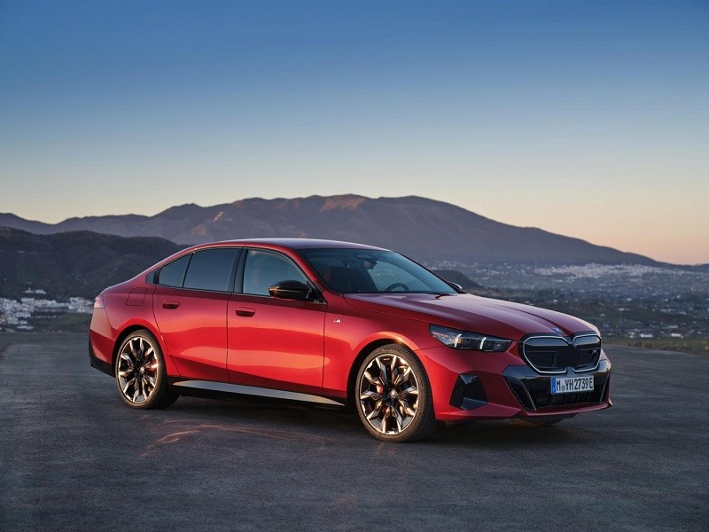 BMW i5 2024 hoàn toàn mới.