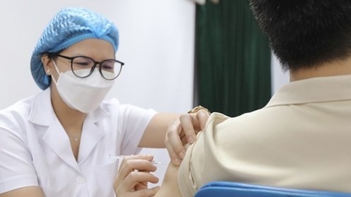 covid19 ngay 16 so truong hop mac moi giam nhe 950 ca hon 200 ca khoi benh va 42 f0 nang