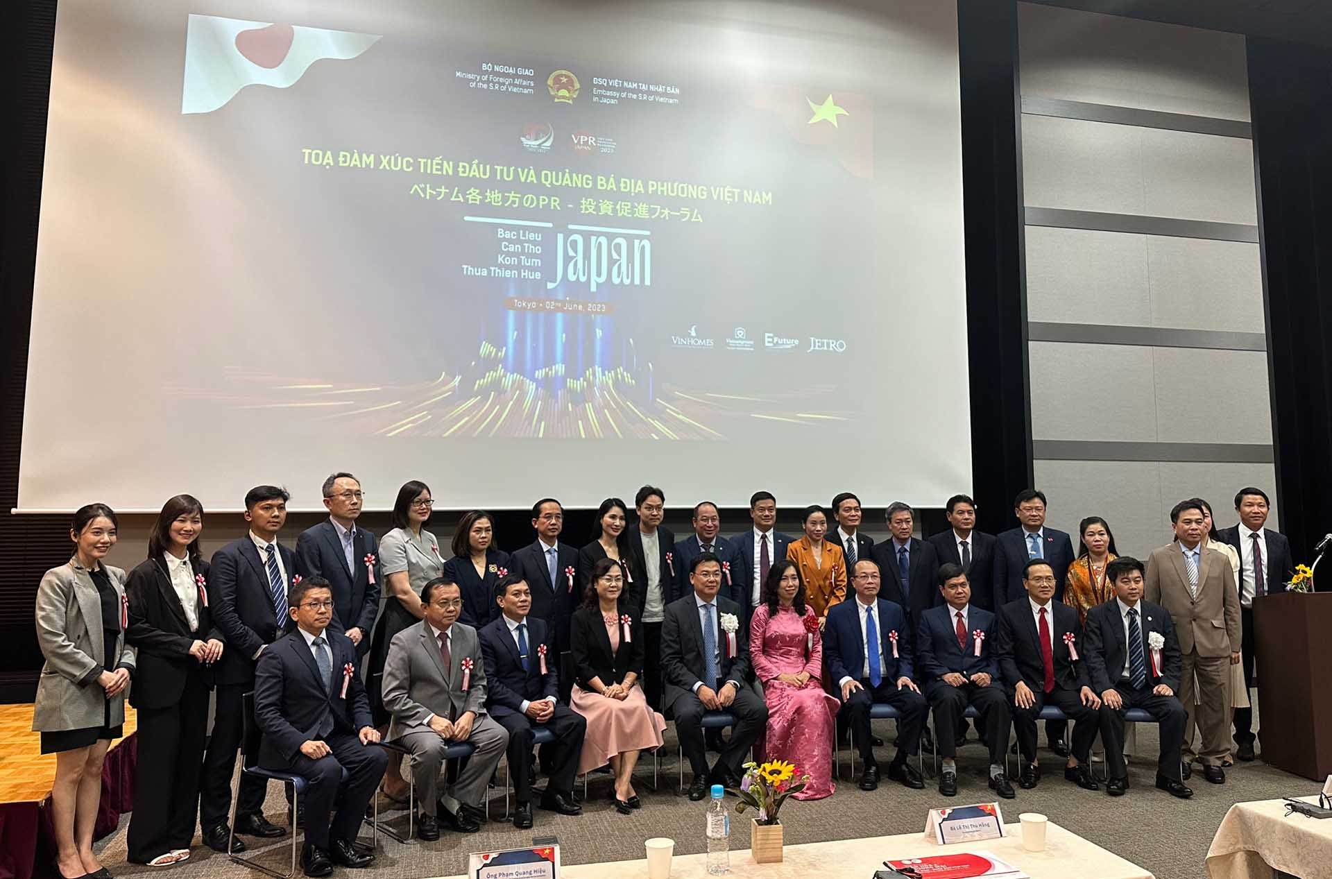 Các đại biểu tham dự Tọa đàm. Các đại biểu tham dự Tọa đàm.