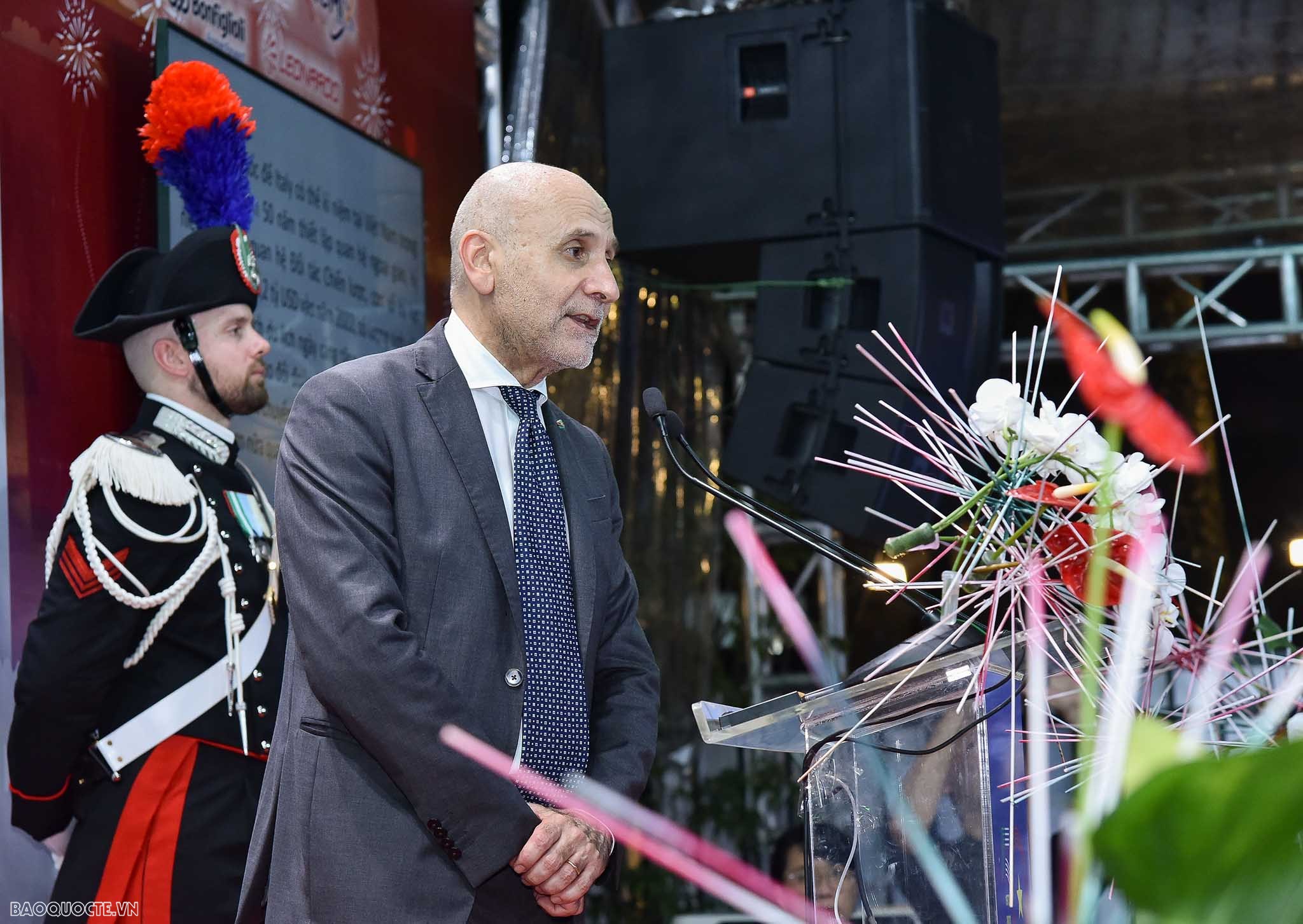 Đại sứ Italy Antonio Alessandro: Việt Nam sẽ mãi mãi ở trong trái tim và tâm trí của chúng tôi Đại sứ Italy Antonio Alessandro: Việt Nam sẽ mãi mãi ở trong trái tim và tâm trí của chúng tôi