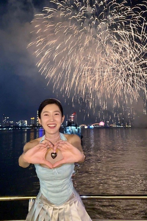 Sao Việt: Minh Triệu-Kỳ Duyên ôm eo thân mật, Dương Khắc Linh 'lên đồ bánh bèo'