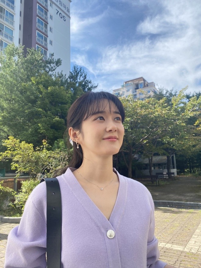 Jang Nara trẻ trung dù đã ngoài 40 tuổi.