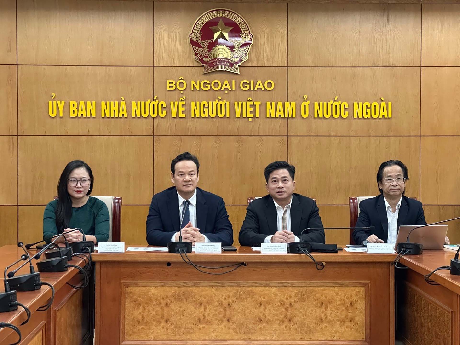 Hội thảo ‘Tầm quan trọng của việc dạy tiếng Việt và văn hóa Việt cho trẻ em Việt Nam tại Kyushu, Nhật Bản’