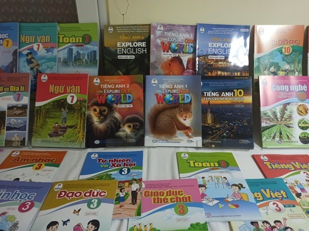 Thứ trưởng Bộ Giáo dục và Đào tạo giải thích việc thiếu sách giáo khoa Thứ trưởng Bộ Giáo dục và Đào tạo giải thích việc thiếu sách giáo khoa