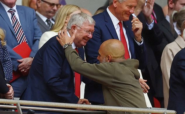 Bố con Beck vui buồn khi xem MU đá chung kết FA Cup Bố con Beck vui buồn khi xem MU đá chung kết FA Cup