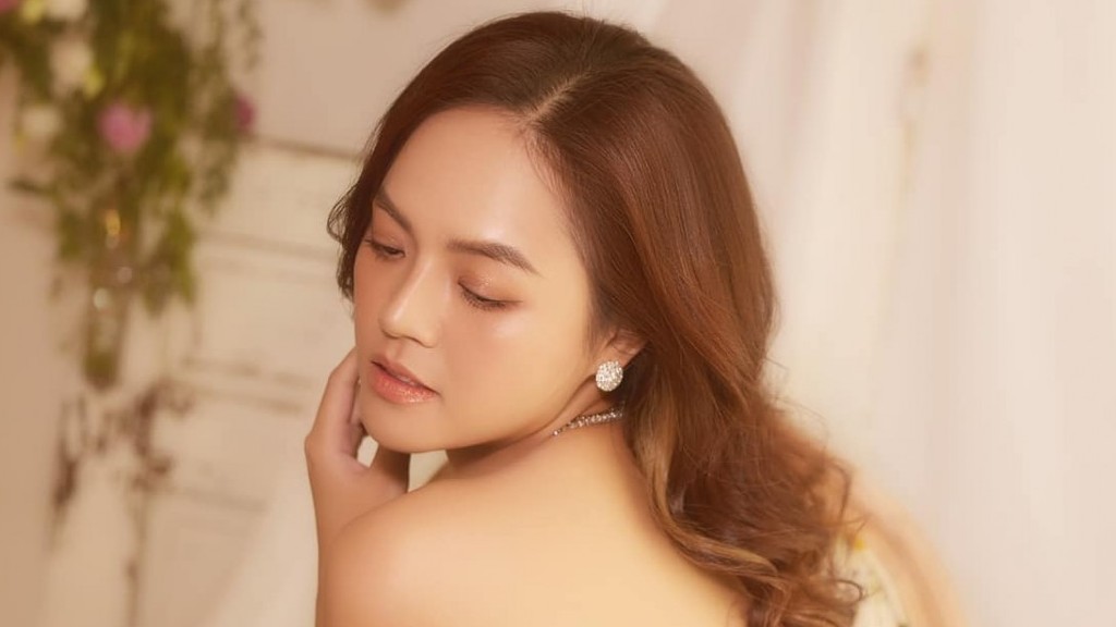 Mặc gợi cảm như diễn viên Thu Quỳnh