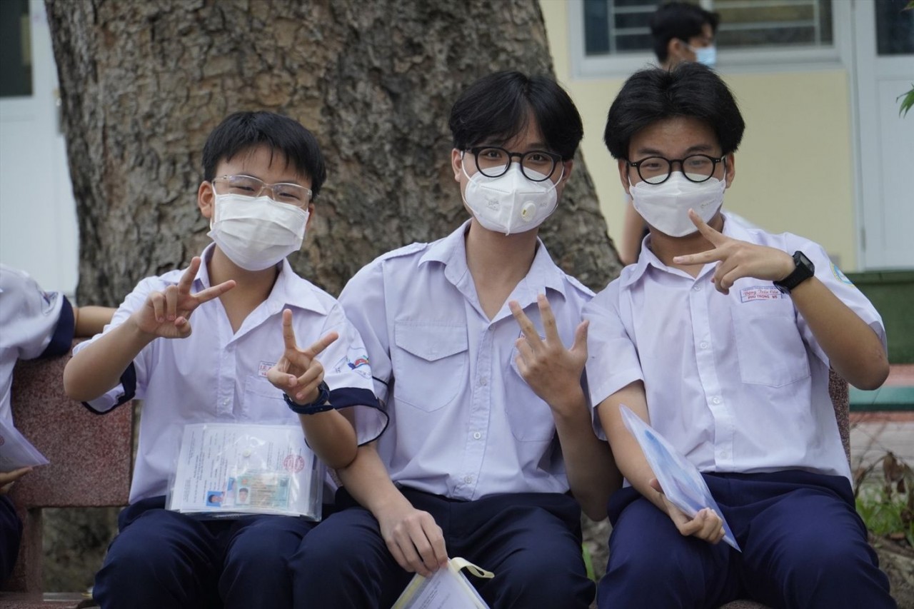 Gợi ý đáp án môn Tiếng Anh thi vào lớp 10 tại TP. Hồ Chí Minh Gợi ý đáp án môn Tiếng Anh thi vào lớp 10 tại TP. Hồ Chí Minh