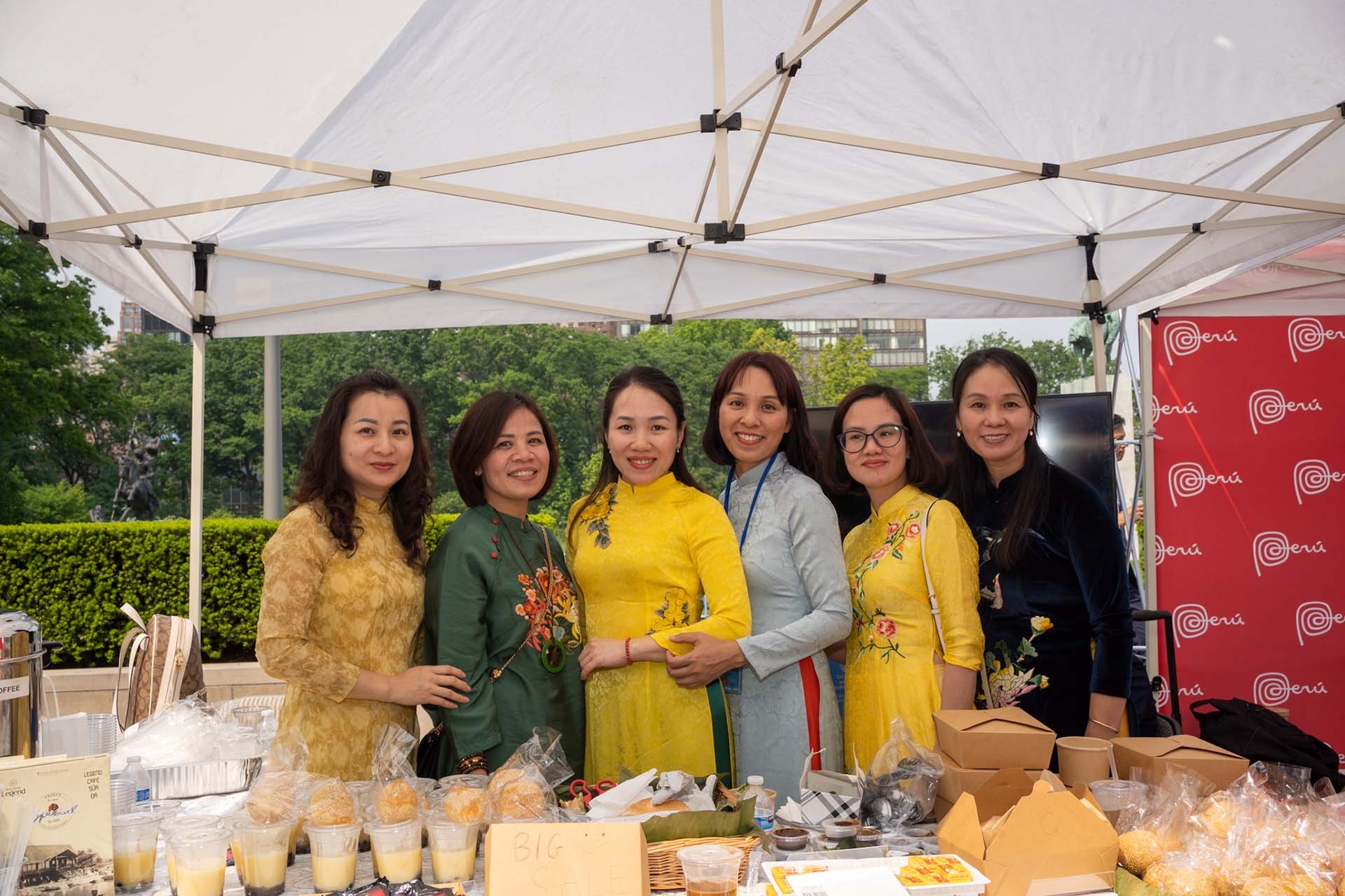 Việt Nam gây ấn tượng tại Hội chợ văn hóa - ẩm thực Liên hợp quốc 2023 Việt Nam gây ấn tượng tại Hội chợ văn hóa - ẩm thực Liên hợp quốc 2023