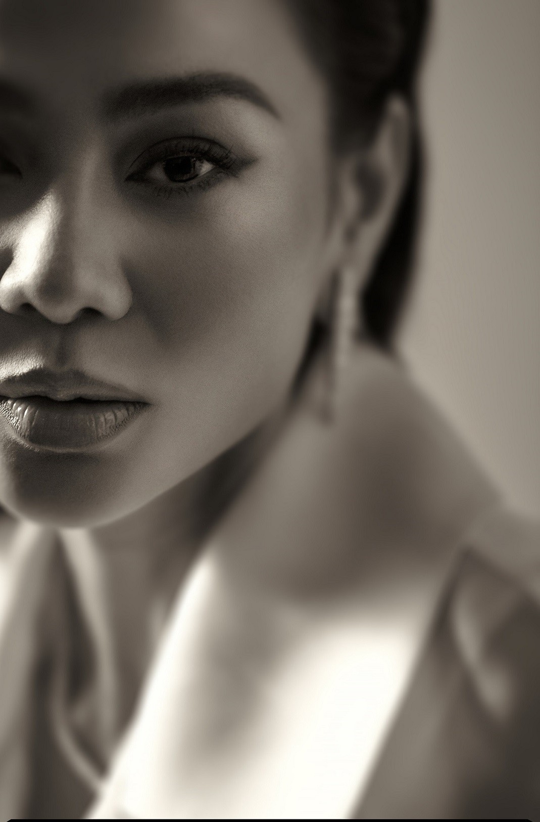 Ca sĩ Thu Minh đẹp sang trọng cùng trang sức đắt giá và dự án trở lại chuỗi âm nhạc Ca sĩ Thu Minh đẹp sang trọng cùng trang sức đắt giá và dự án trở lại chuỗi âm nhạc