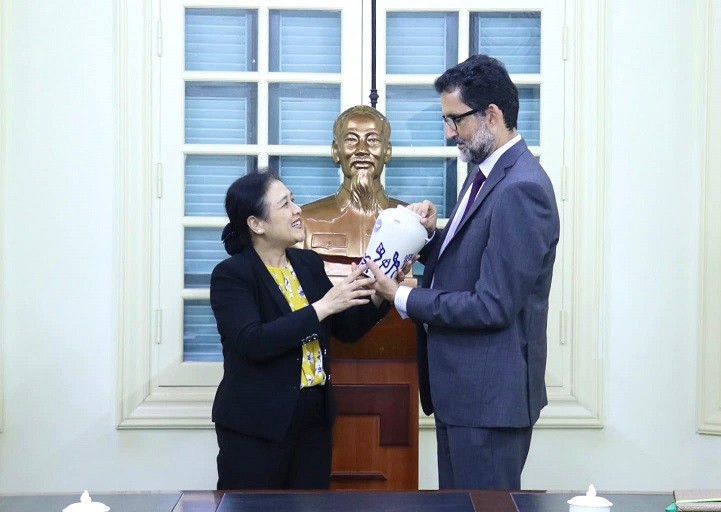 Thúc đẩy các hoạt động hữu nghị và giao lưu nhân dân Việt Nam-Brazil