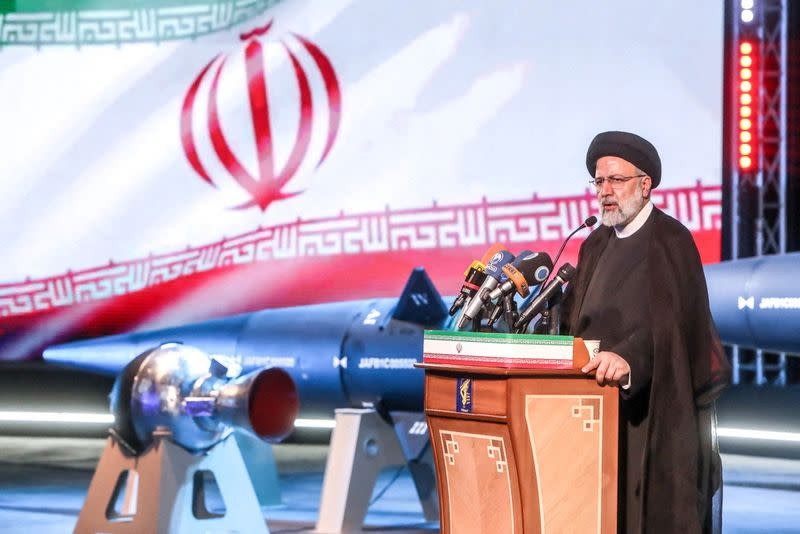 Tổng thống Iran Ebrahim Raisi phát biểu trong lễ ra mắt tên lửa đạn đạo mới tại Tehran, Iran ngày 6/6/2023 Tổng thống Iran Ebrahim Raisi phát biểu trong lễ ra mắt tên lửa đạn đạo mới tại Tehran, Iran ngày 6/6/2023