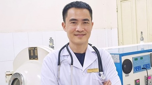 bac si nguyen huy hoang dua vaccine covid19 vao chuong trinh tiem chung mo rong la can thiet